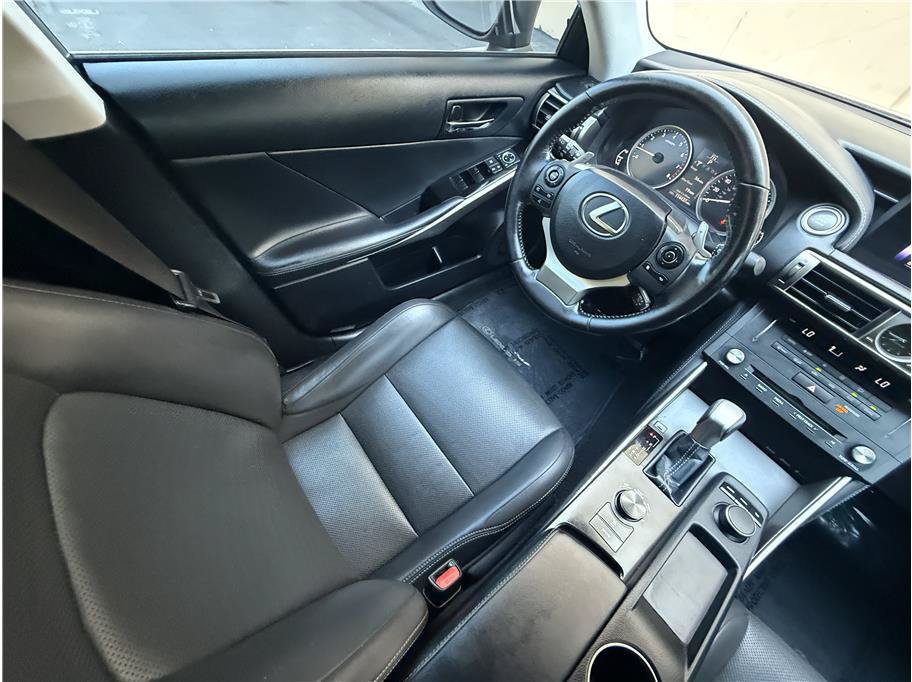 Used 2015 Lexus IS 250 RWD image 10