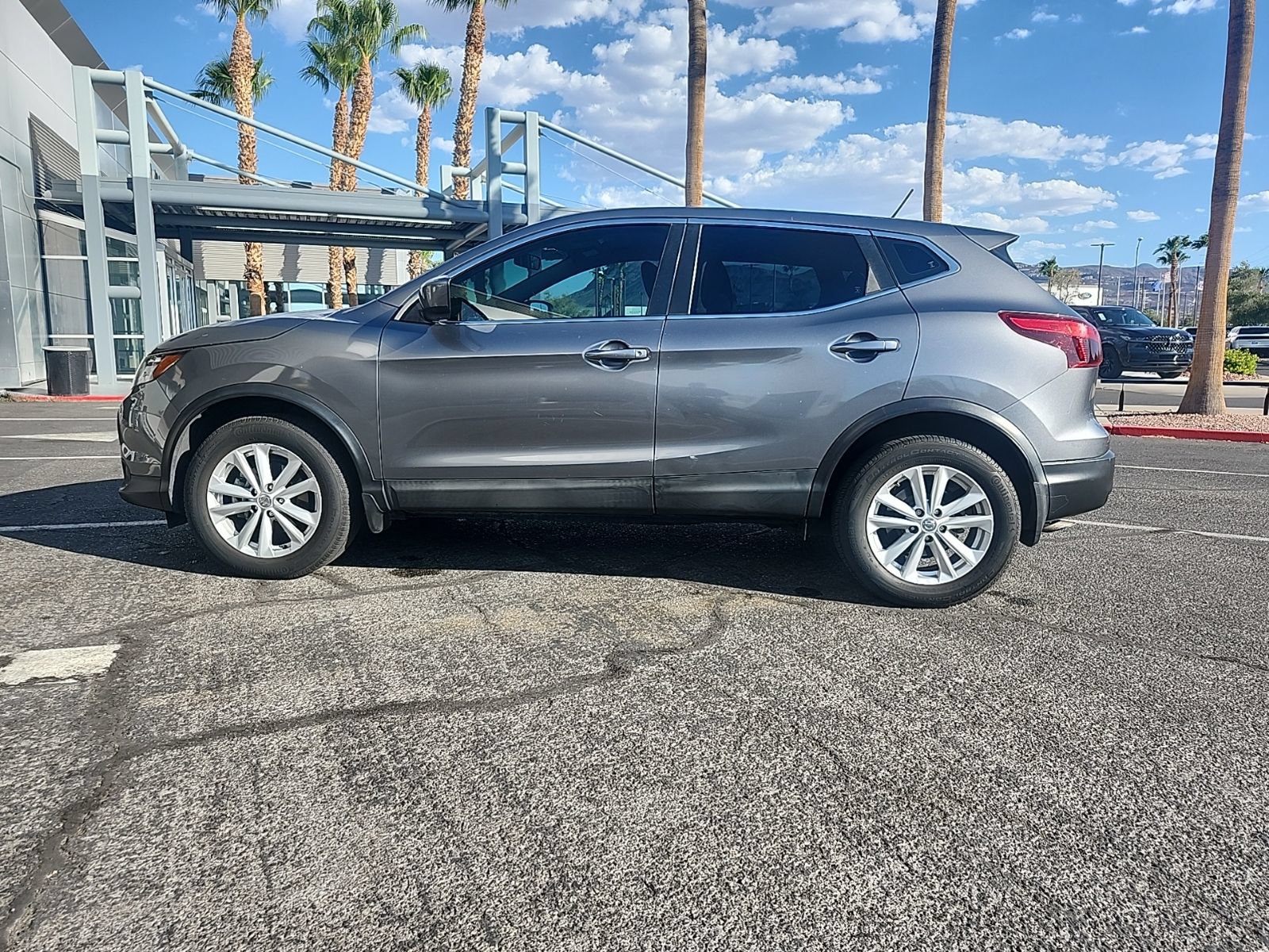 Used 2017 Nissan Rogue Sport S w/ S Appearance Package FWD image 5