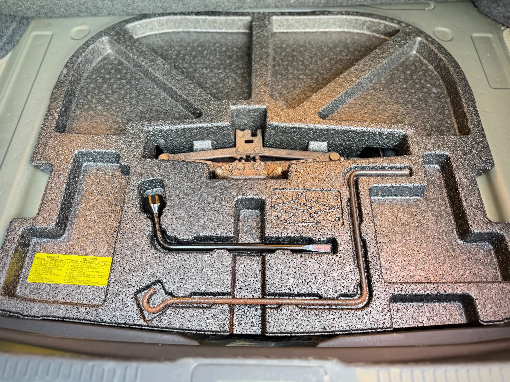 Used 2012 Toyota Camry XLE FWD image 19