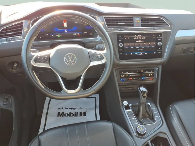 Used 2024 Volkswagen Tiguan SE AWD/4WD image 19