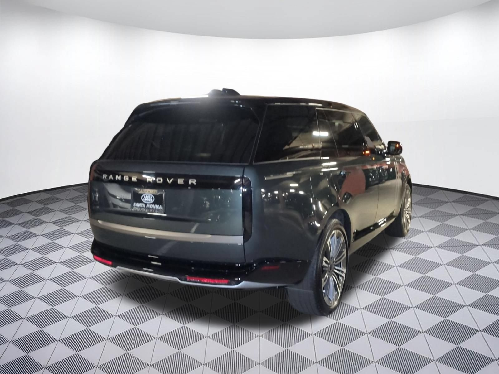 New 2026 Land Rover Range Rover Long Wheelbase SE AWD/4WD image 5