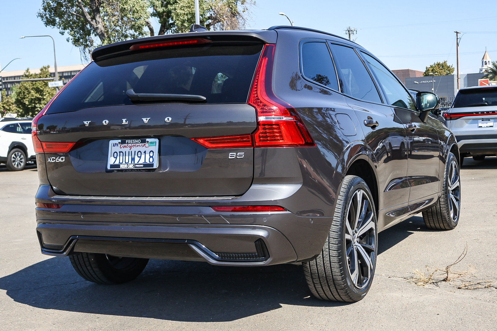 Used 2023 Volvo XC60 B5 Ultimate w/ Protection Package Premier FWD image 5