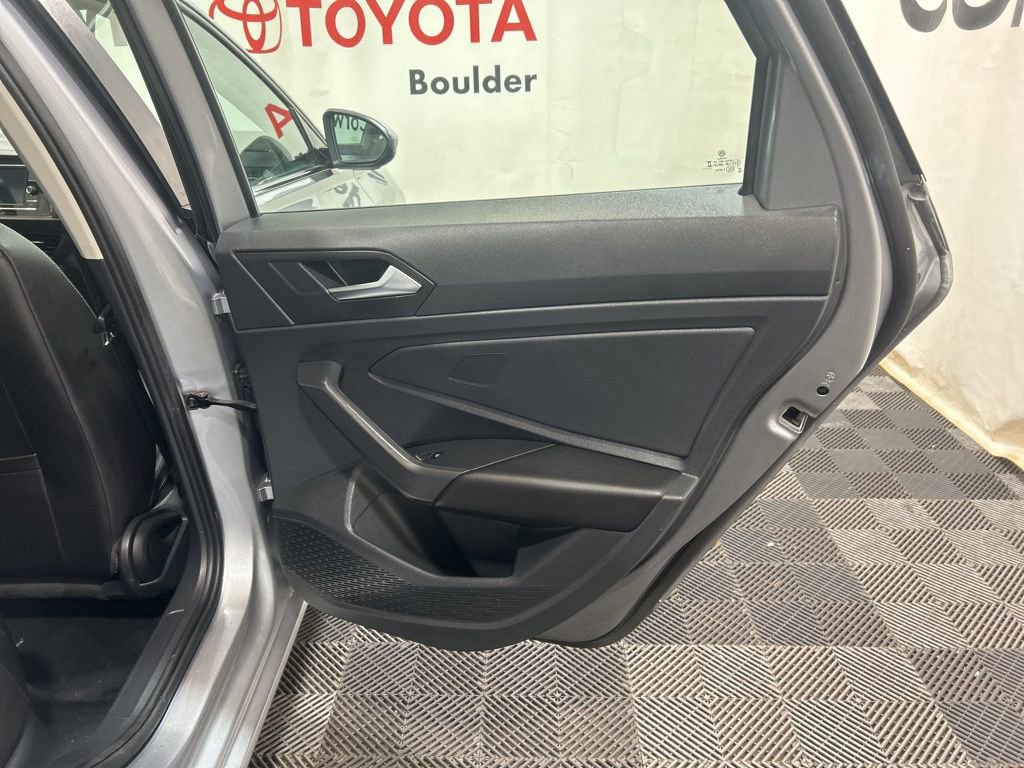 Used 2024 Volkswagen Jetta SE image 12