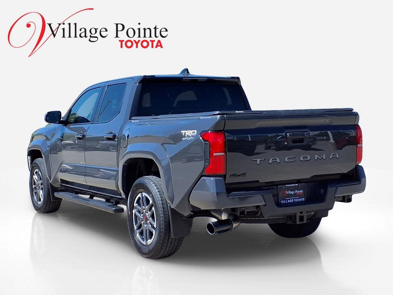 Used 2024 Toyota Tacoma TRD Sport AWD/4WD image 4