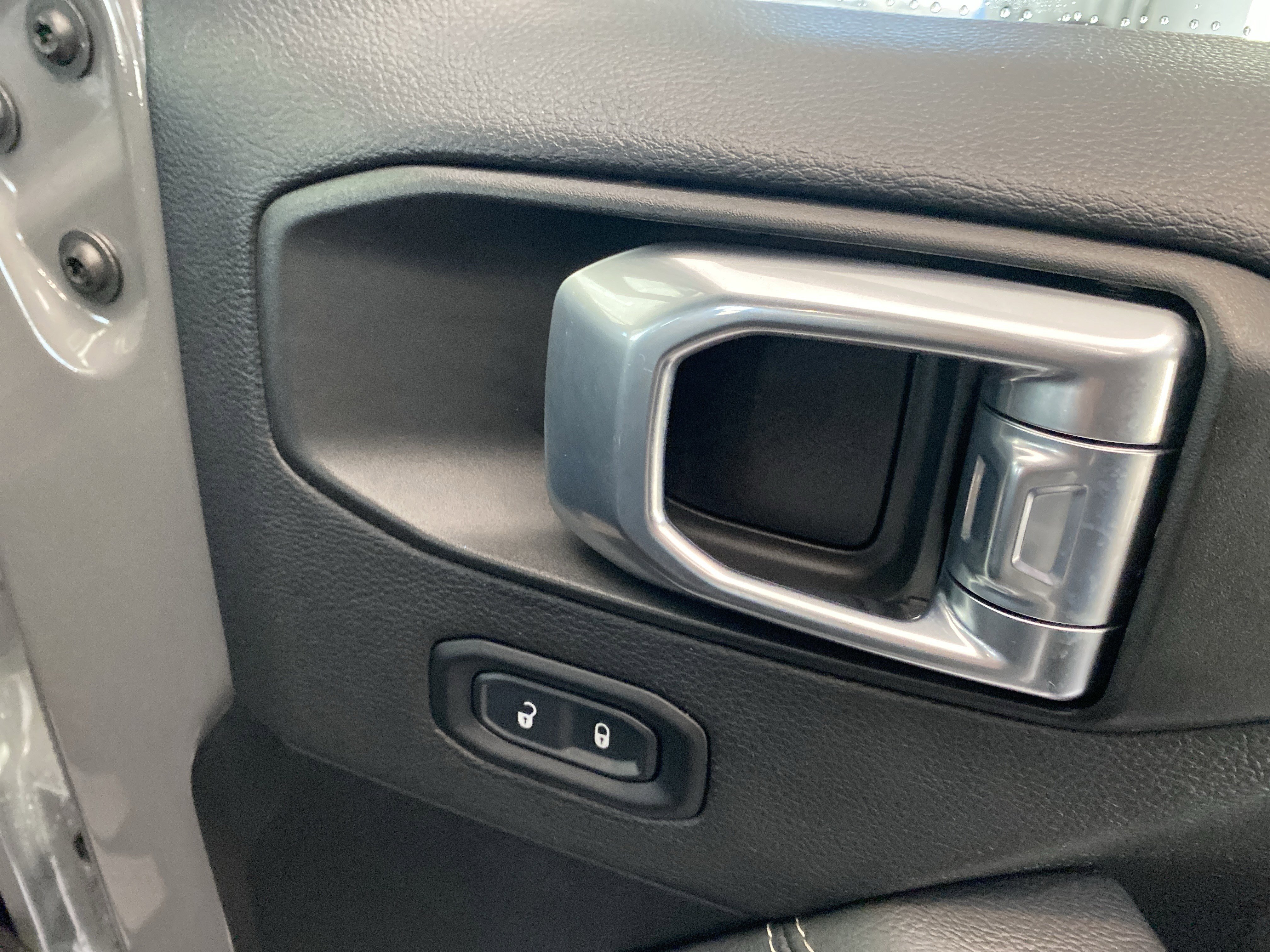 Used 2021 Jeep Wrangler Unlimited Sahara image 25