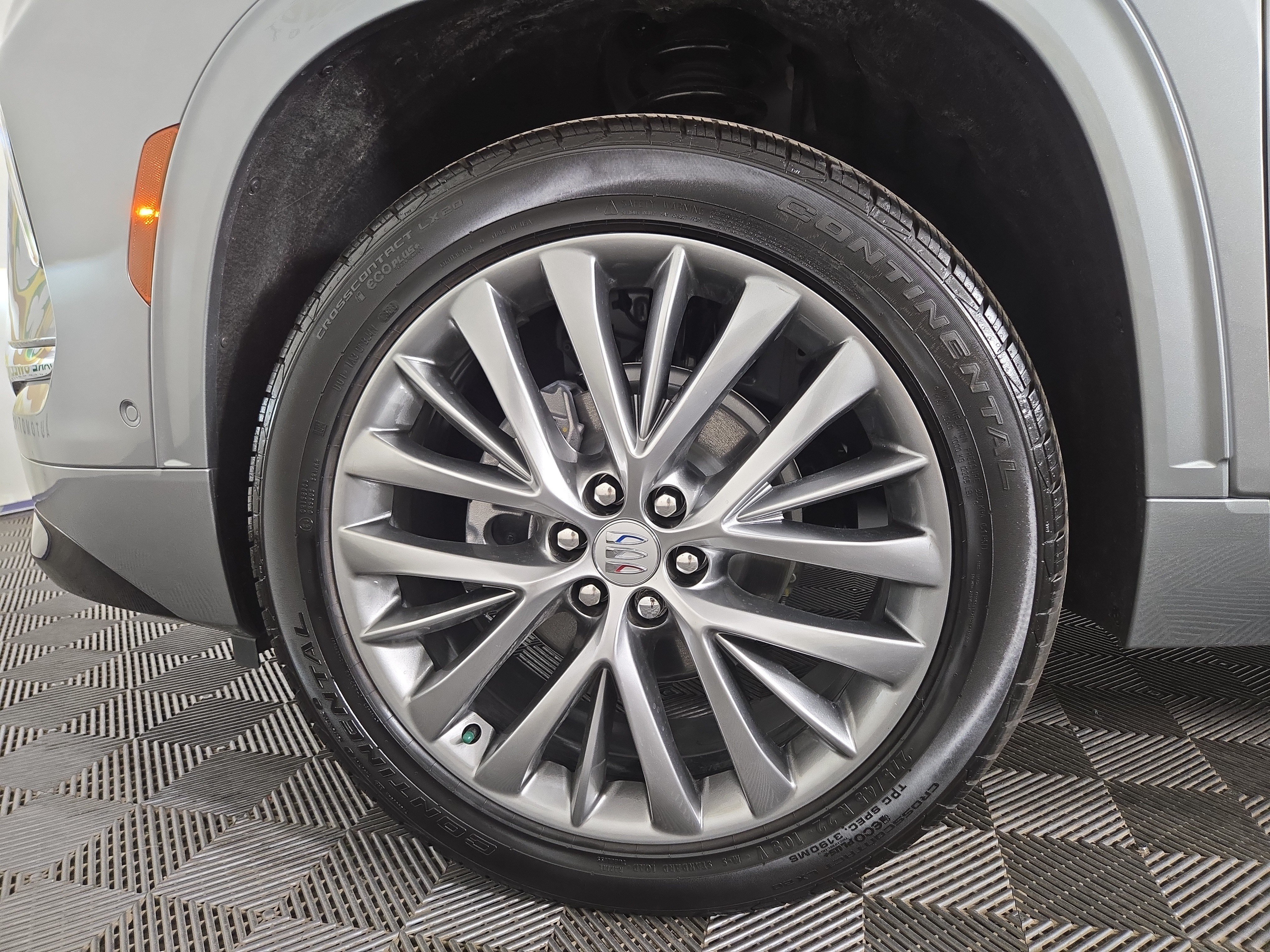 Certified 2026 Buick Enclave Avenir w/ Super Cruise Package AWD/4WD image 35