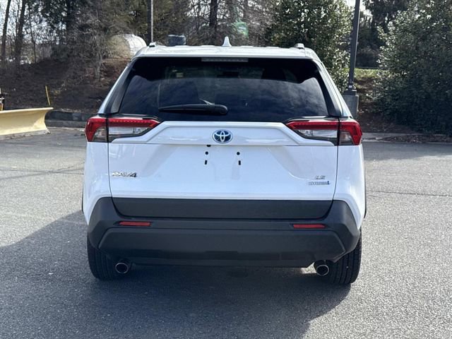 Used 2021 Toyota RAV4 LE image 3