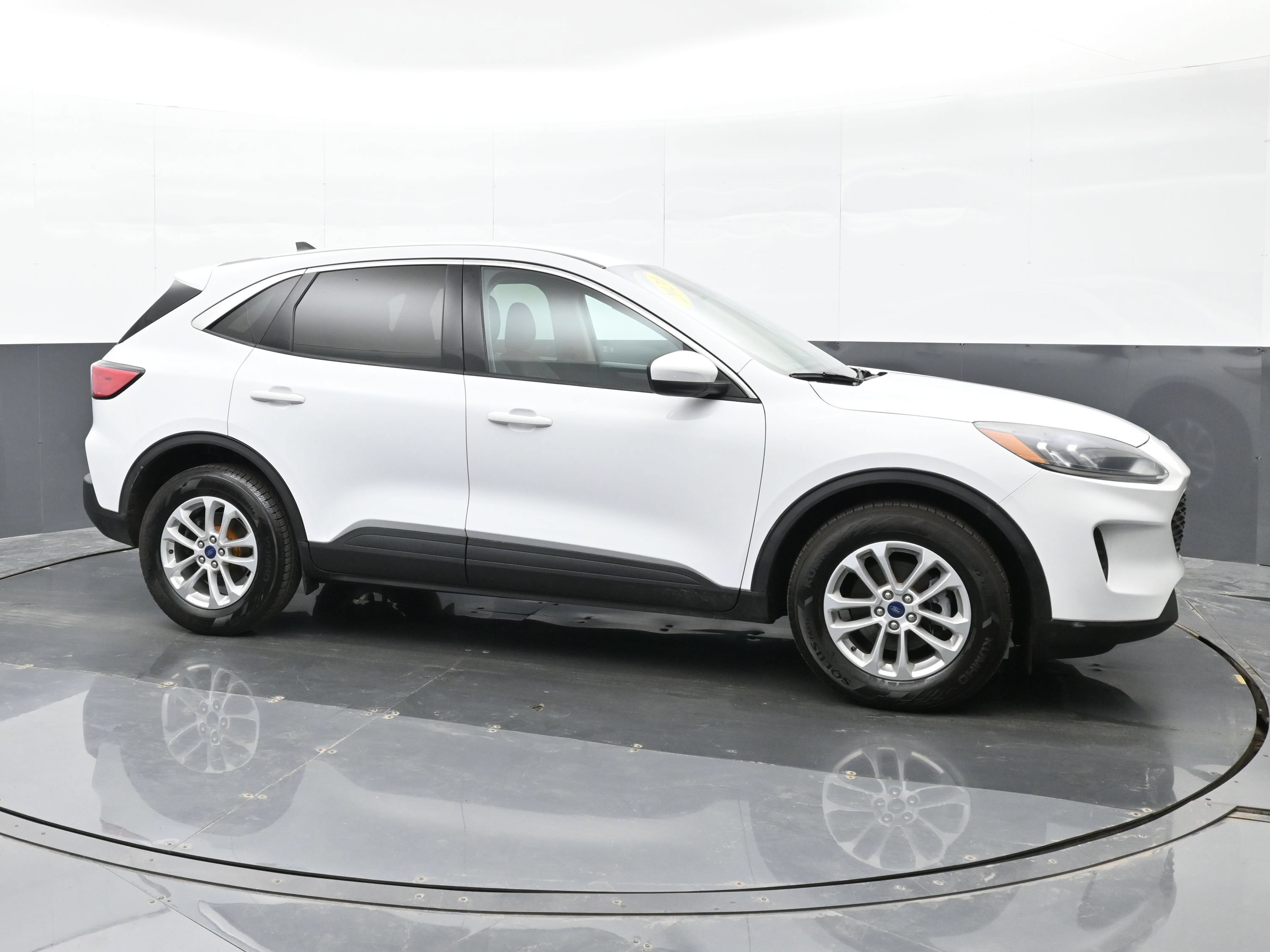 Used 2020 Ford Escape SE AWD/4WD image 3