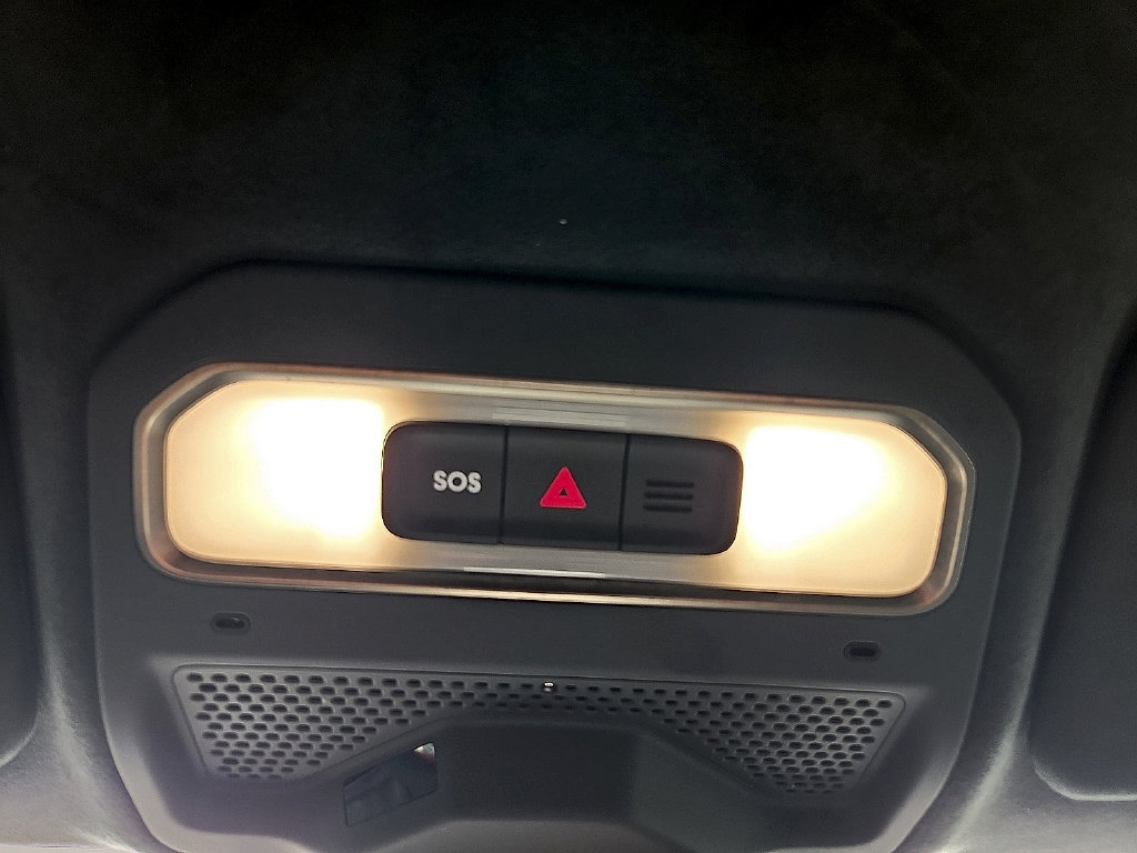 Used 2022 Rivian R1T Launch Edition AWD/4WD image 18