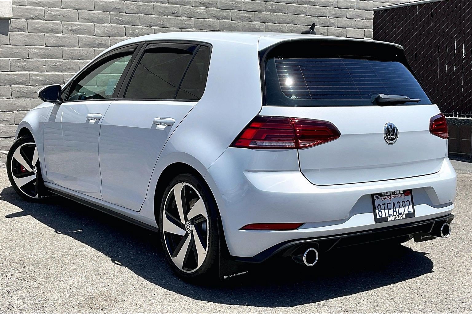 Used 2018 Volkswagen GTI SE FWD image 9
