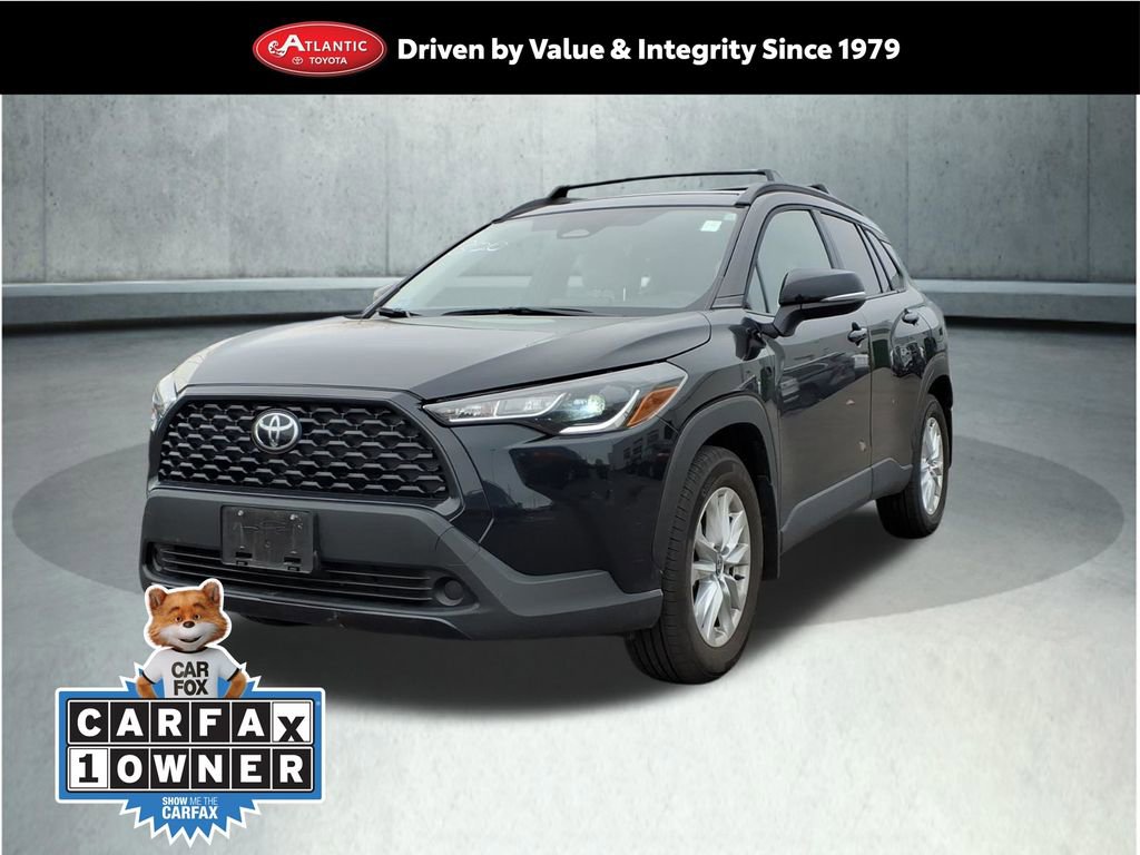 Used 2025 Toyota Corolla Cross LE w/ Moonroof Package image 1