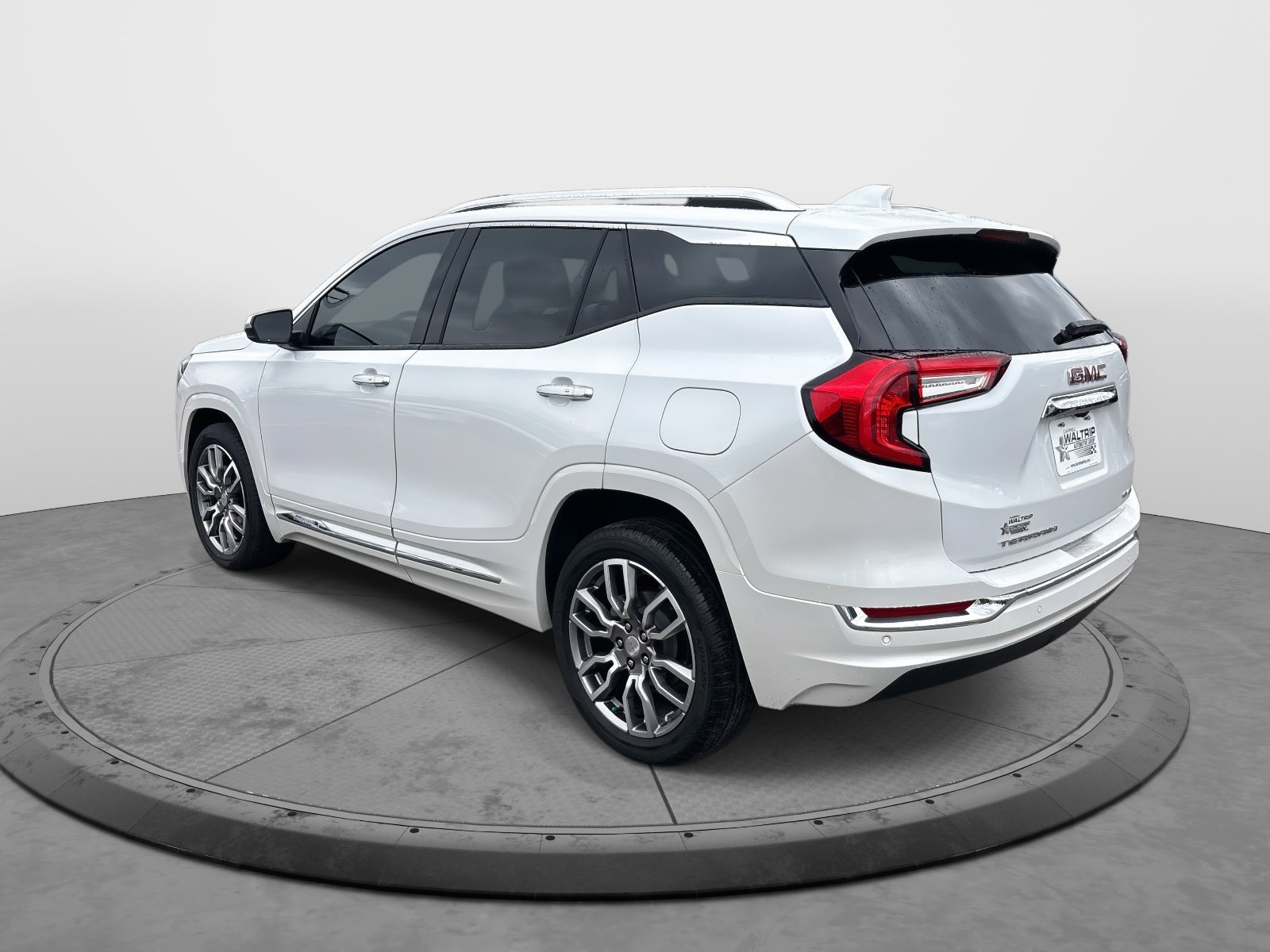 Certified 2024 GMC Terrain Denali image 6