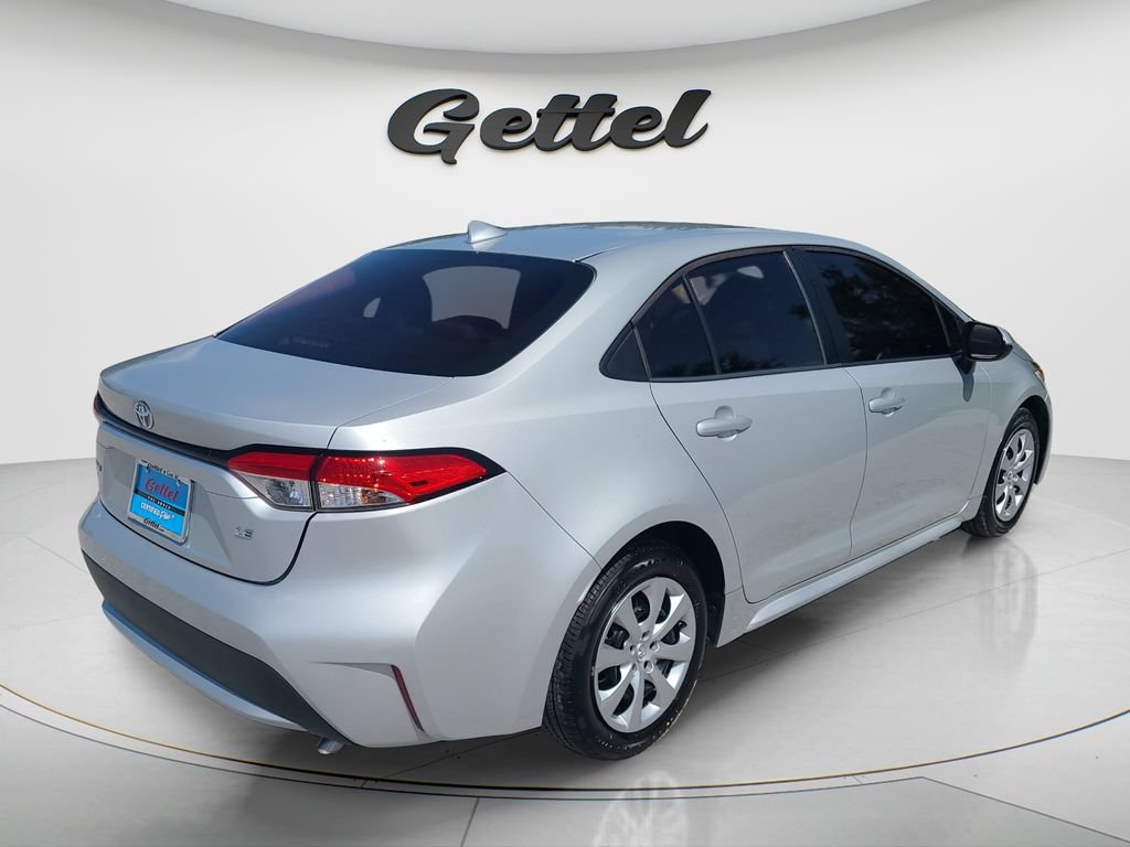 Certified 2022 Toyota Corolla LE FWD image 5
