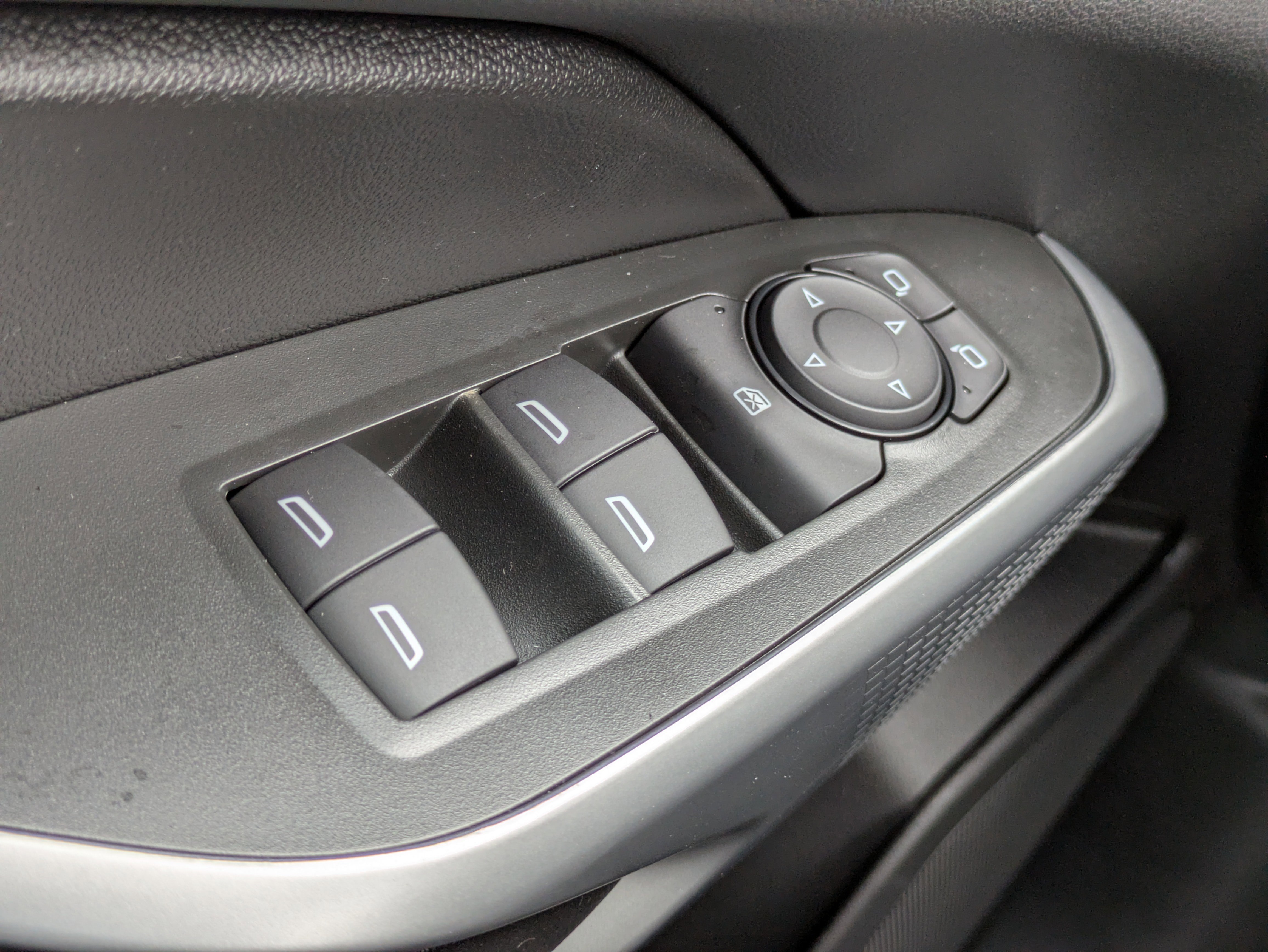 New 2026 Chevrolet Trax RS w/ Driver Confidence Package image 13