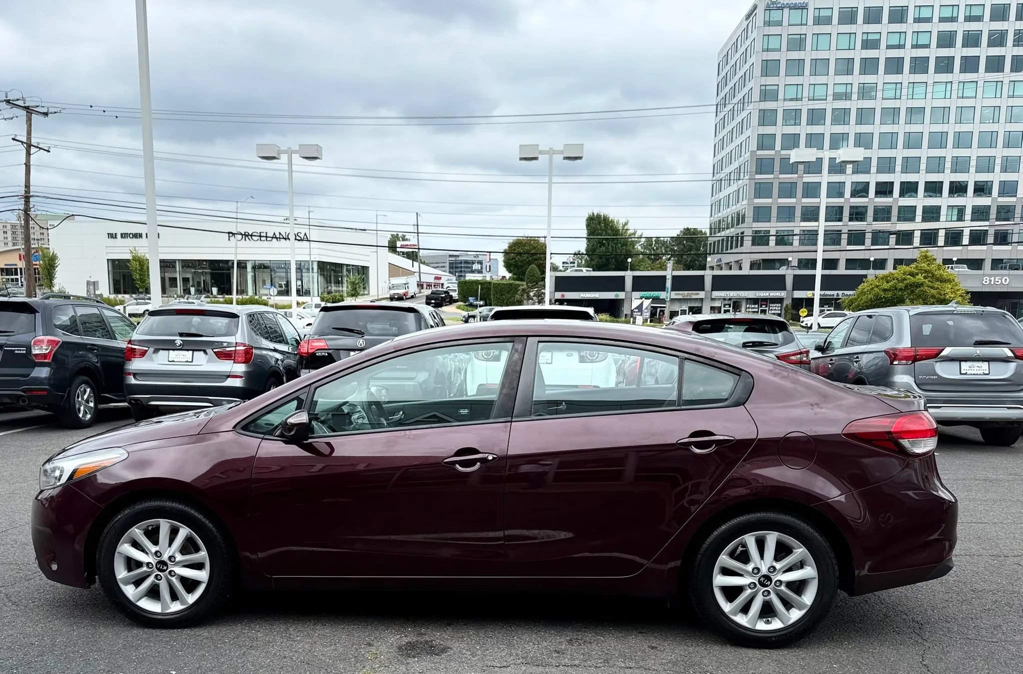 Used 2017 Kia Forte LX w/ LX Popular Package FWD image 4