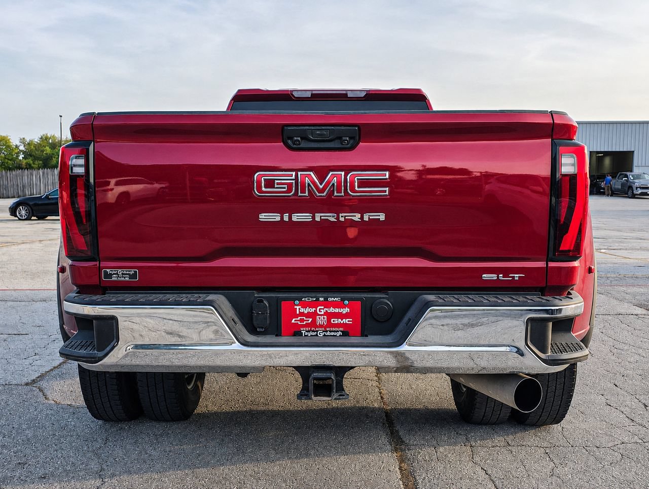 Used 2026 GMC Sierra 3500 SLT w/ SLT Convenience Package AWD/4WD image 5