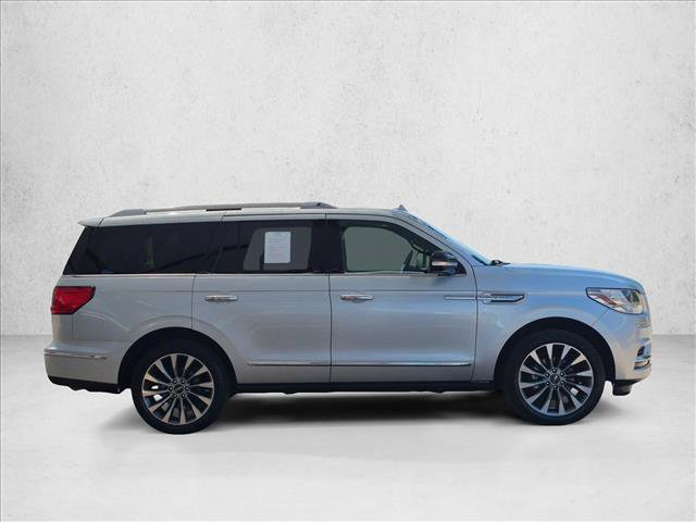 Used 2019 Lincoln Navigator Select AWD/4WD image 4