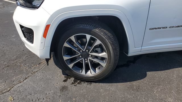 Certified 2021 Jeep Grand Cherokee L Overland w/ Luxury Tech Group IV AWD/4WD image 4