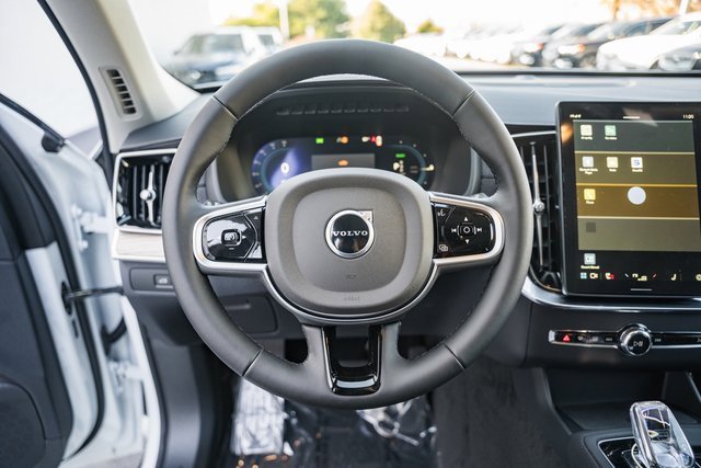 Certified 2025 Volvo XC90 T8 Plus w/ Protection Package Premier image 25