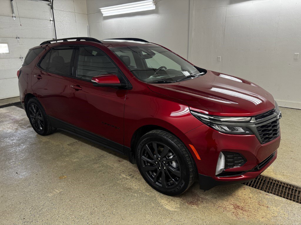 Used 2022 Chevrolet Equinox RS w/ RS Leather Package AWD/4WD image 1