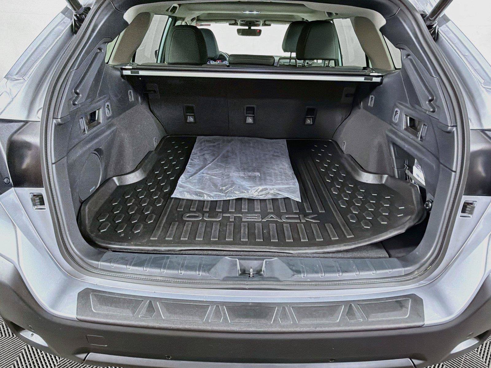 Used 2025 Subaru Outback Onyx Edition AWD/4WD image 14