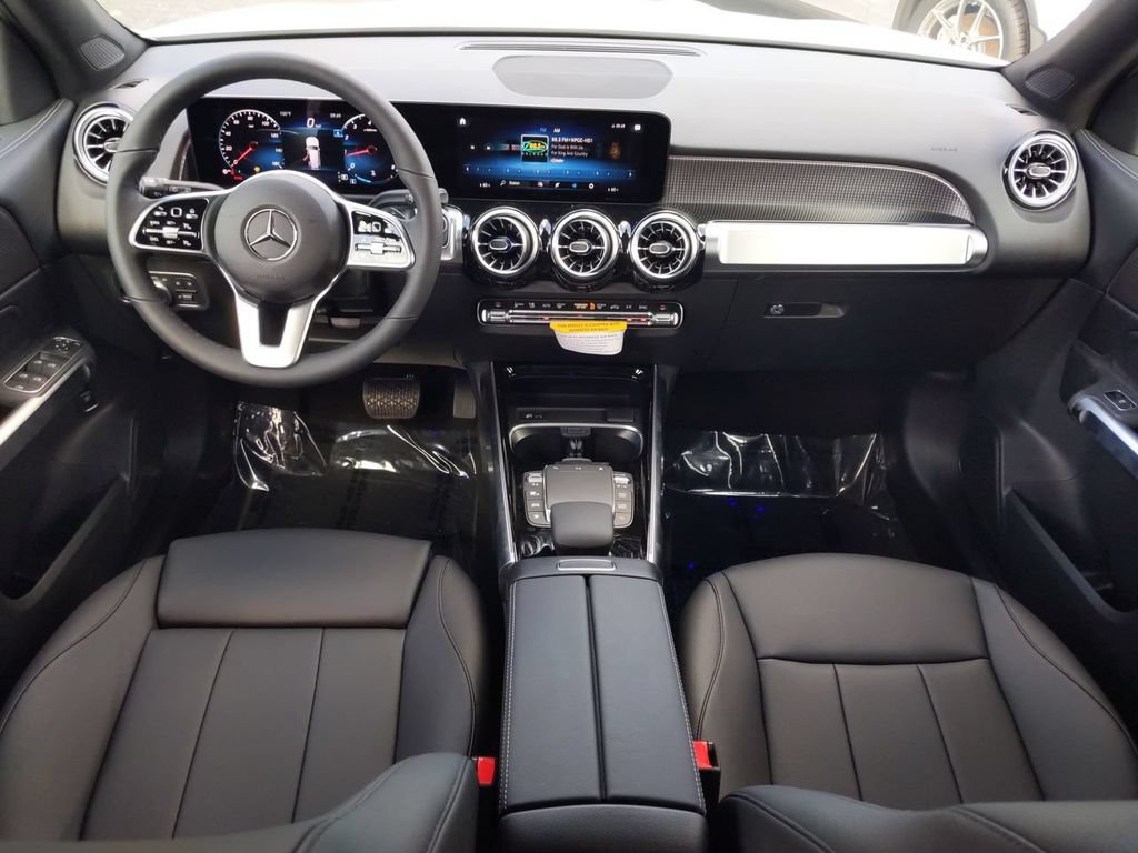 Used 2022 Mercedes-Benz GLB 250 4MATIC image 11