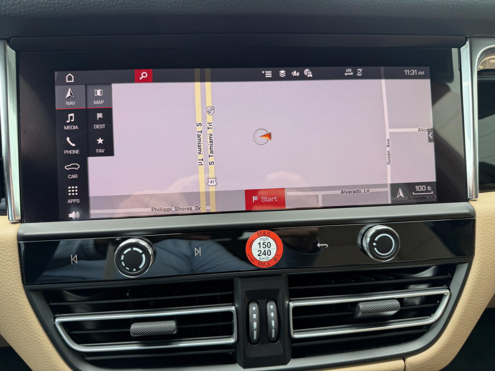 New 2026 Porsche Macan AWD/4WD image 28