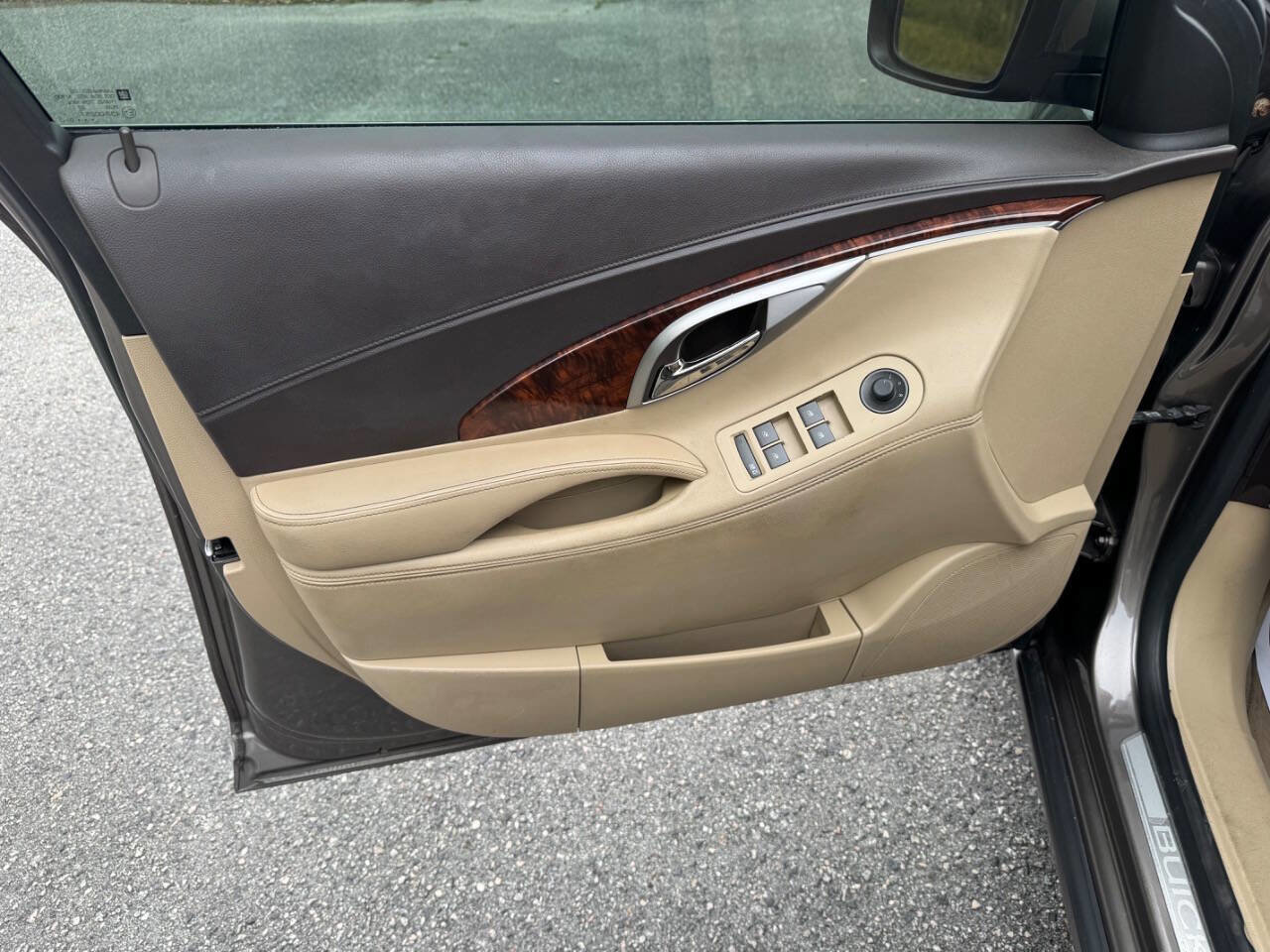 Used 2010 Buick LaCrosse CXL image 38