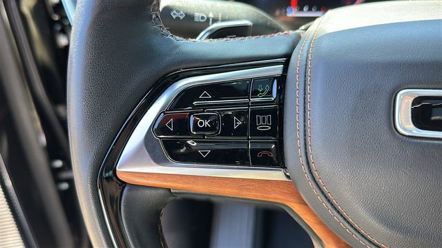 Used 2023 Jeep Grand Cherokee Summit AWD/4WD image 13