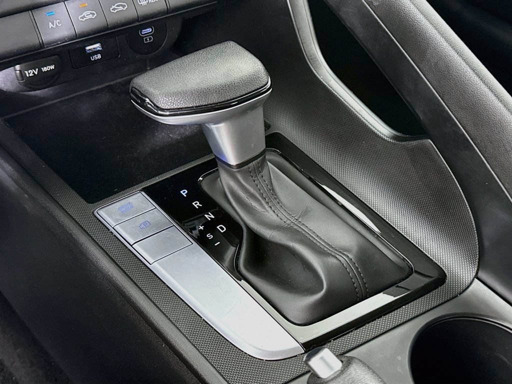 Certified 2024 Hyundai Elantra SE FWD image 8