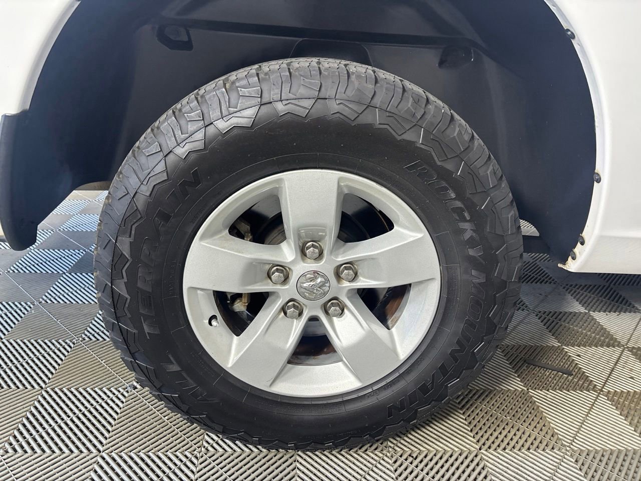 Used 2019 RAM 1500 Classic SLT RWD image 28