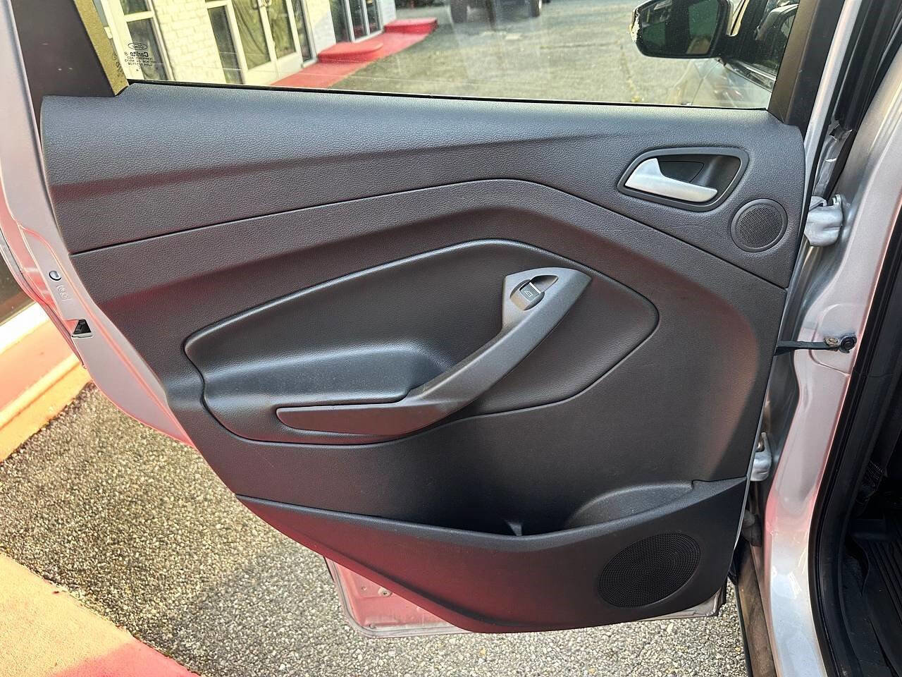 Used 2018 Ford Escape Titanium image 14