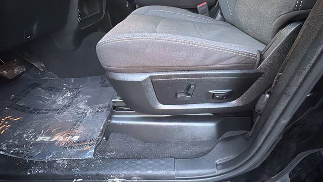 Used 2024 RAM 2500 Big Horn w/ Safety Group image 28