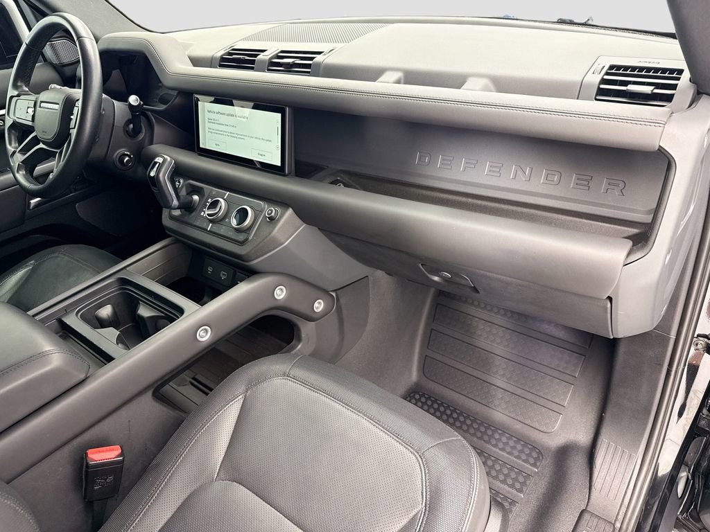 Certified 2023 Land Rover Defender 110 X-Dynamic SE image 16