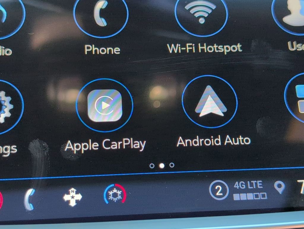 Used 2025 Cadillac XT6 Luxury image 12