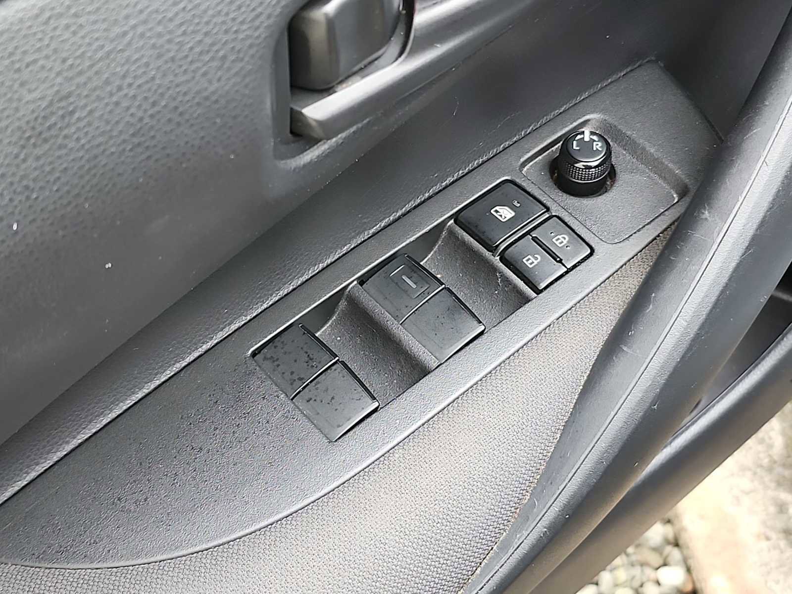 Used 2023 Toyota Corolla LE image 14