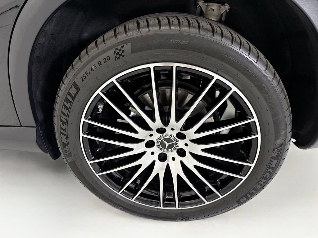 Certified 2025 Mercedes-Benz GLC 300 4MATIC image 30