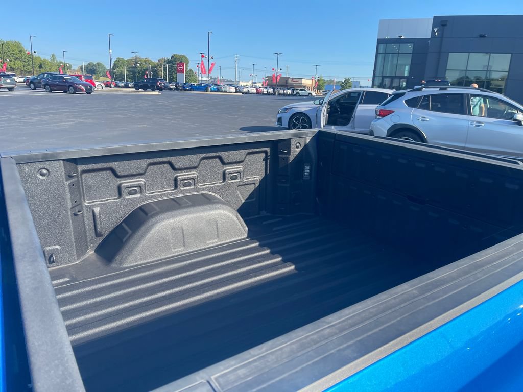Used 2025 Chevrolet Silverado 1500 RST AWD/4WD image 9