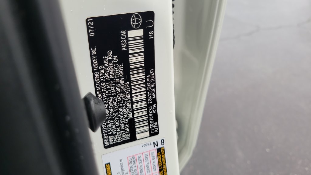 Used 2021 Toyota C-HR XLE FWD image 22