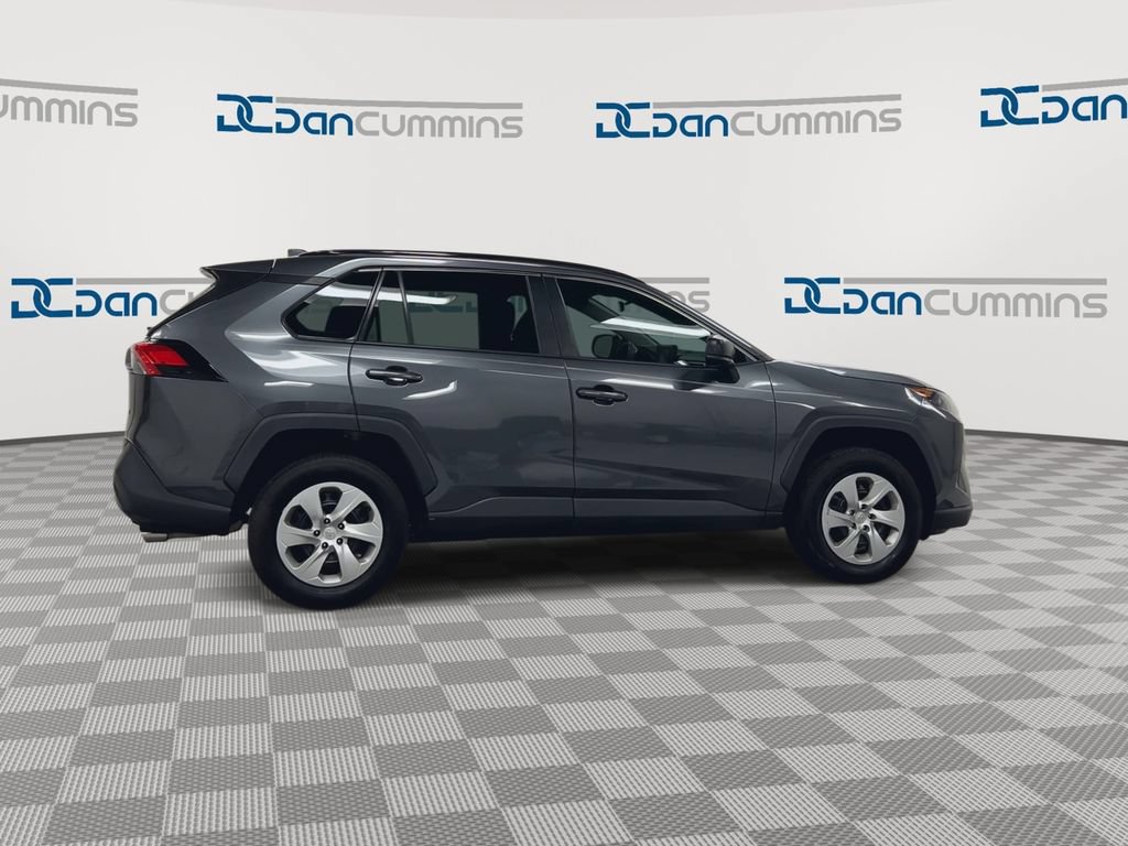 Used 2021 Toyota RAV4 LE FWD image 9