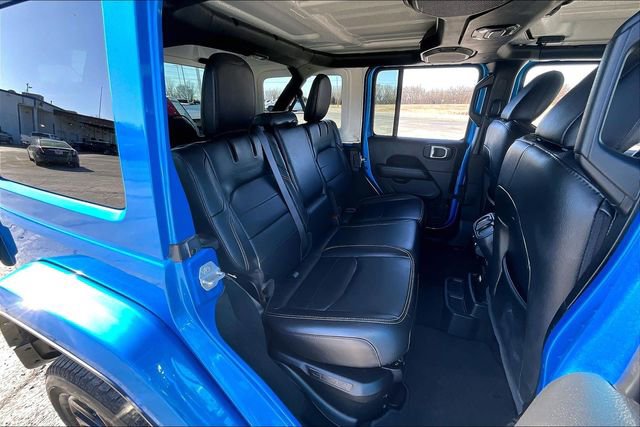 Used 2022 Jeep Wrangler Unlimited Sahara w/ Cold Weather Group AWD/4WD image 23