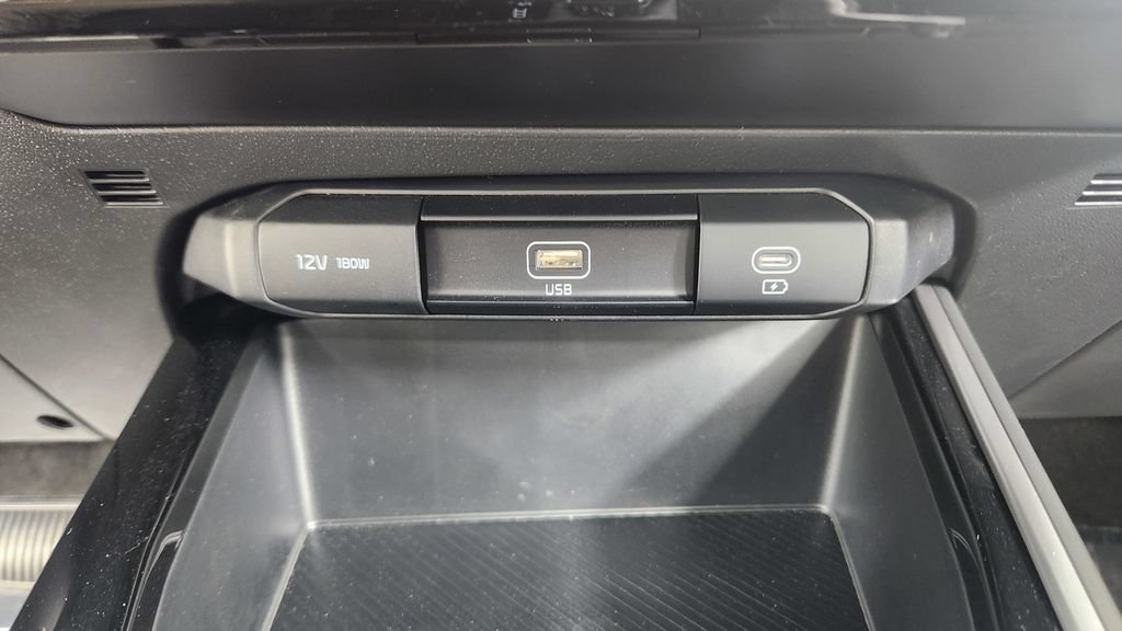 New 2026 Kia Niro LX FWD image 28