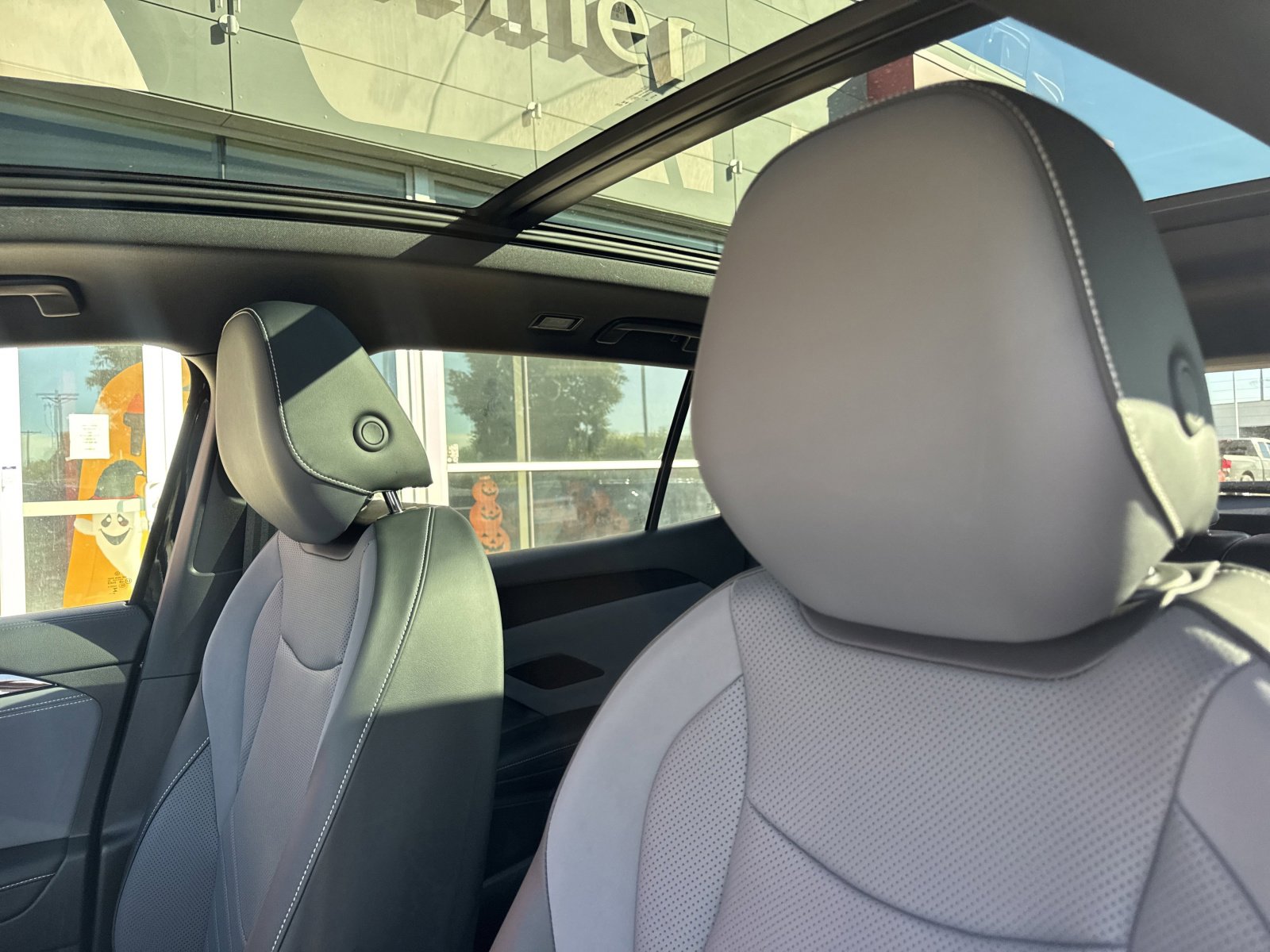 New 2026 Volkswagen Tiguan SE R-Line image 17