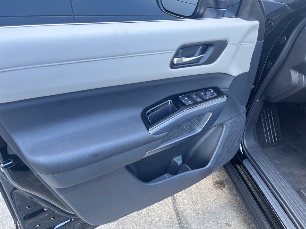 New 2026 Nissan Pathfinder SL FWD image 10
