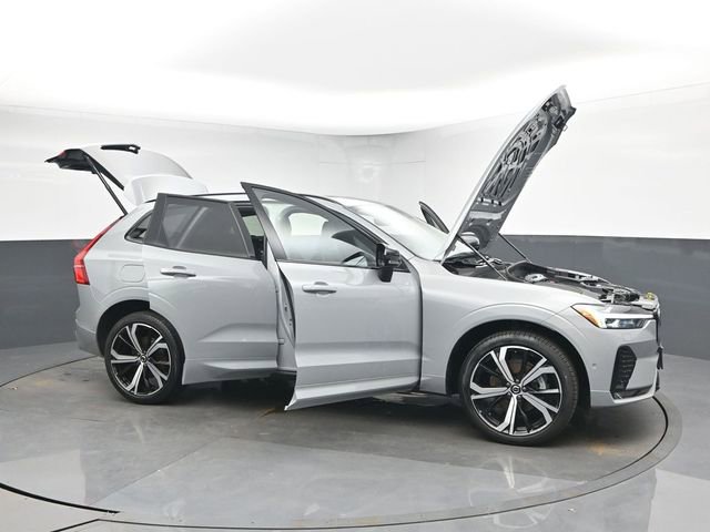 Used 2024 Volvo XC60 B5 Ultimate w/ Climate Package image 54
