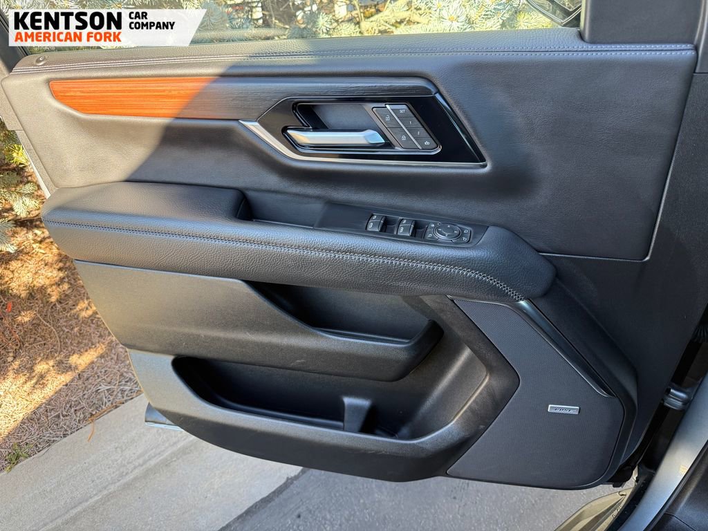 Used 2025 GMC Yukon XL Denali image 21