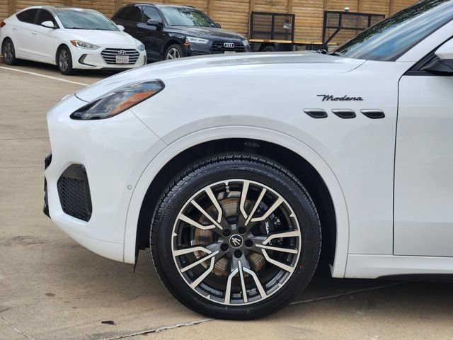 Used 2023 Maserati Grecale Modena AWD/4WD image 16