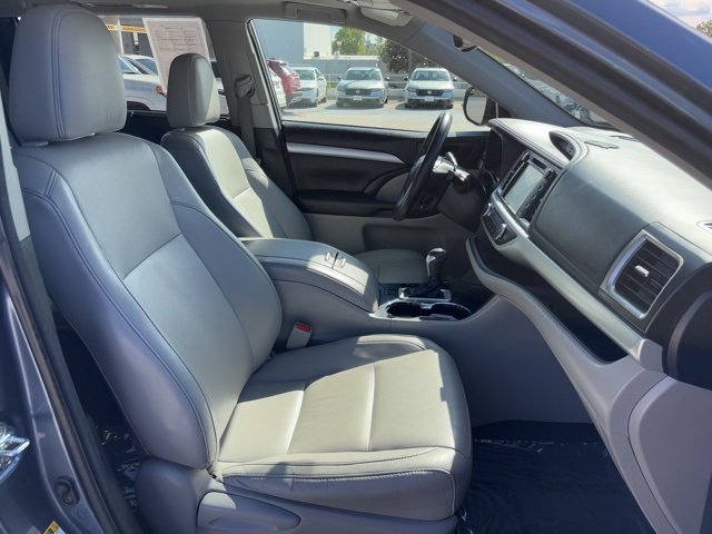 Used 2015 Toyota Highlander XLE image 10
