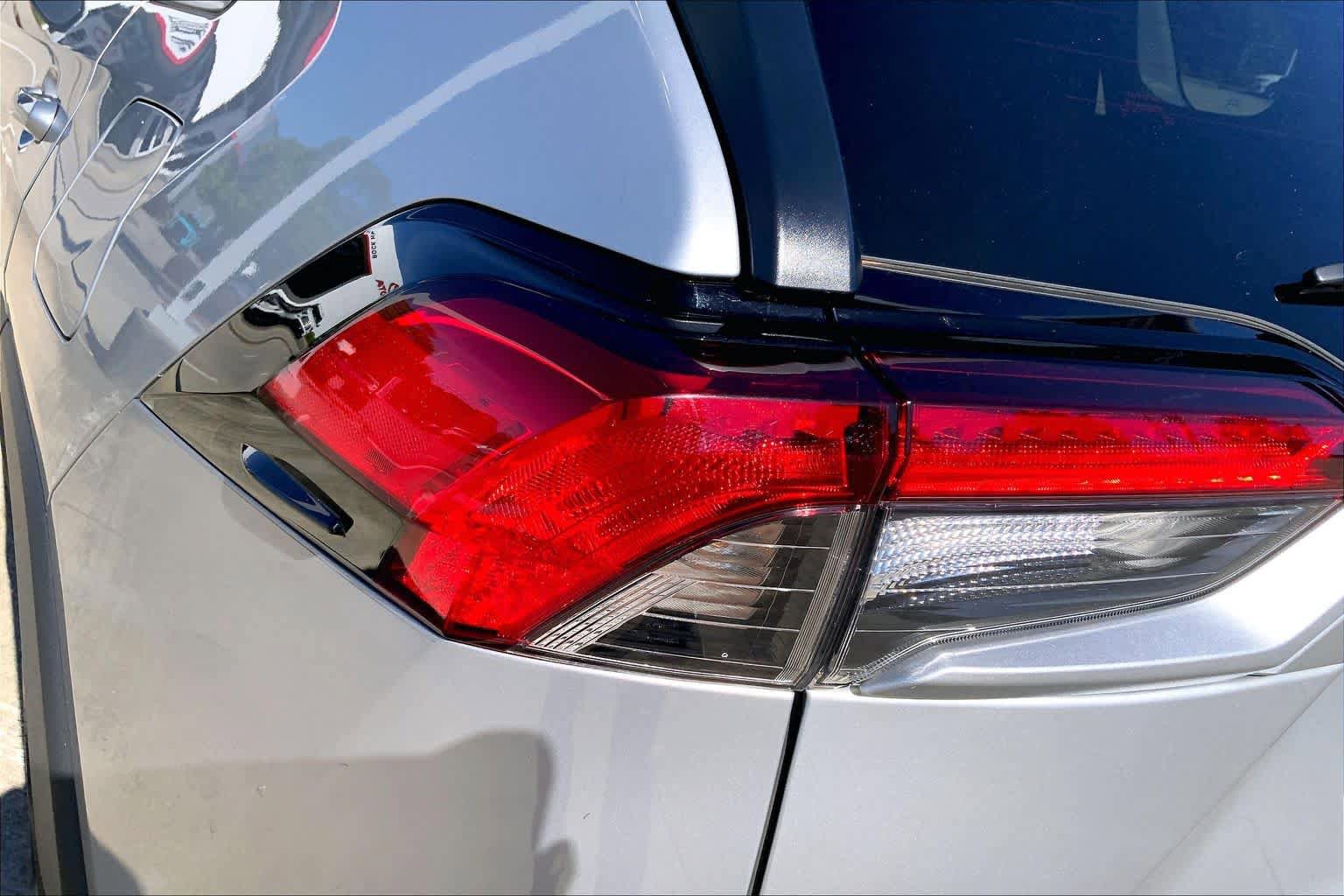 Used 2025 Toyota RAV4 XLE w/ Convenience Package FWD image 28