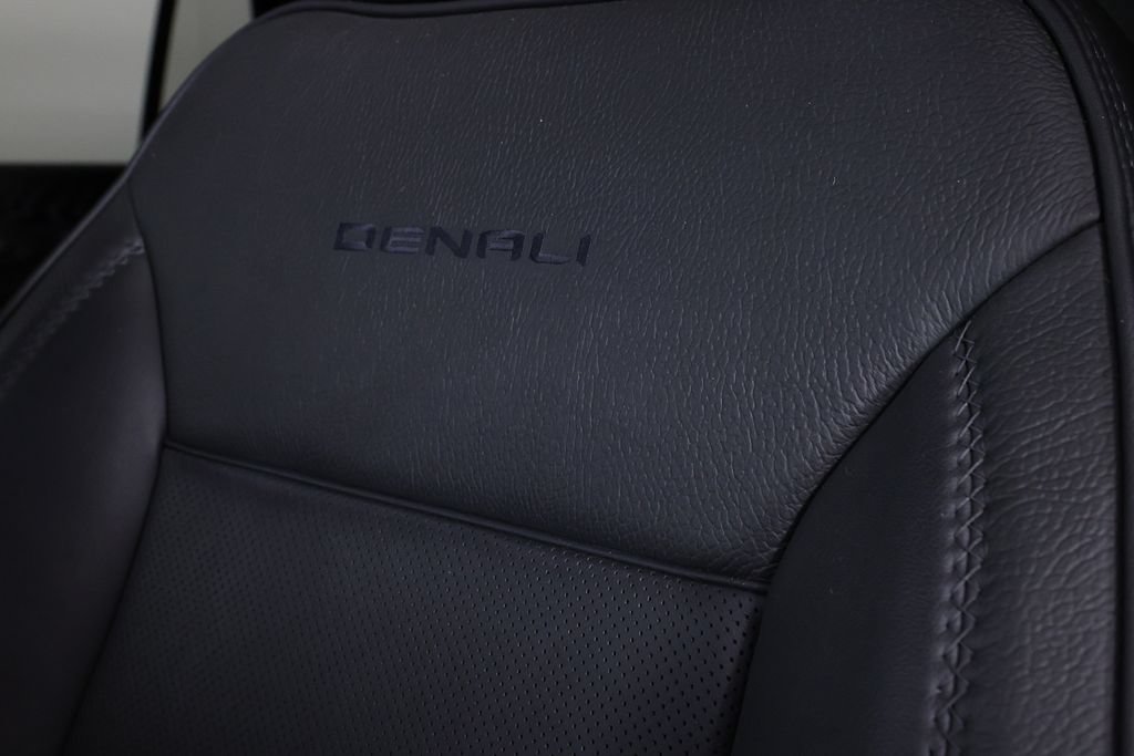 Used 2024 GMC Yukon Denali RWD image 38